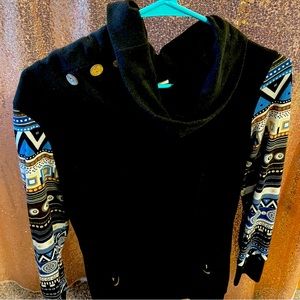 Faddare- size Medium long sleeve shirt